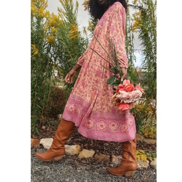 SPELL Folk Song Boho Dress in Blossom Medium BNWT FSOT Pink Peachy Floral Midi - Picture 4 of 14